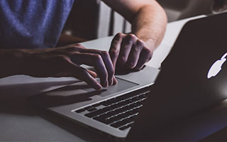 欧文炮轰萨拉赫公开抱怨利物浦：这是团队运动，你不能这么说